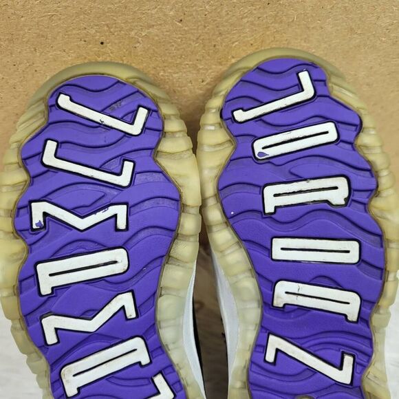 AIR JORDAN 11 RETRO 'CONCORD' 2018  378039-100  Size 2Y - Picture 10 of 12